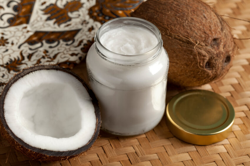 The Risks and Benefits of Coconut Oil for Pets